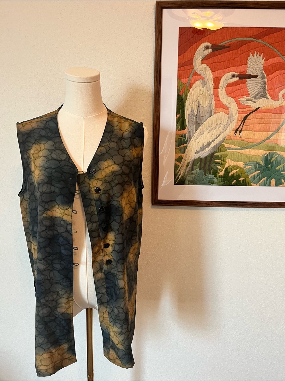 100% silk natural fiber Sleeveless Button Front Vest